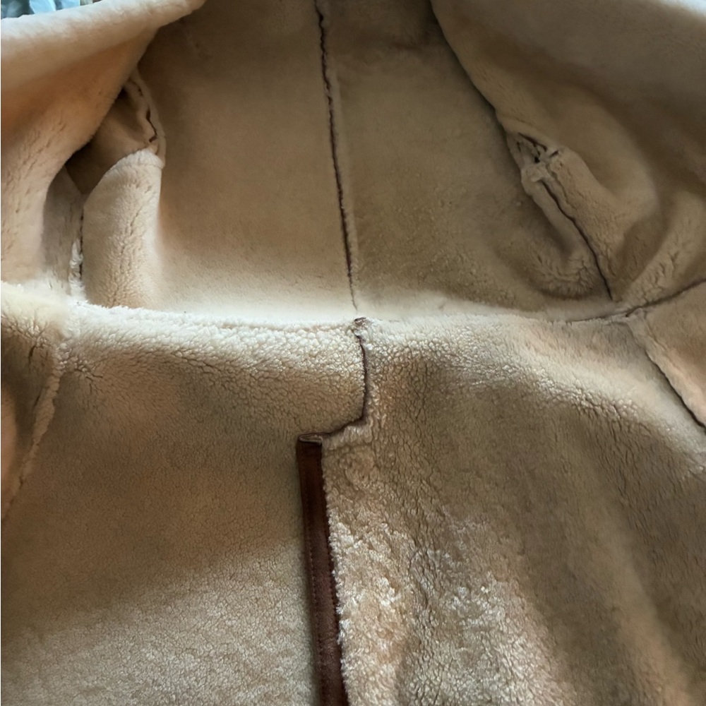 Woman’s Tan Shearling Coat - Picture 9 of 16